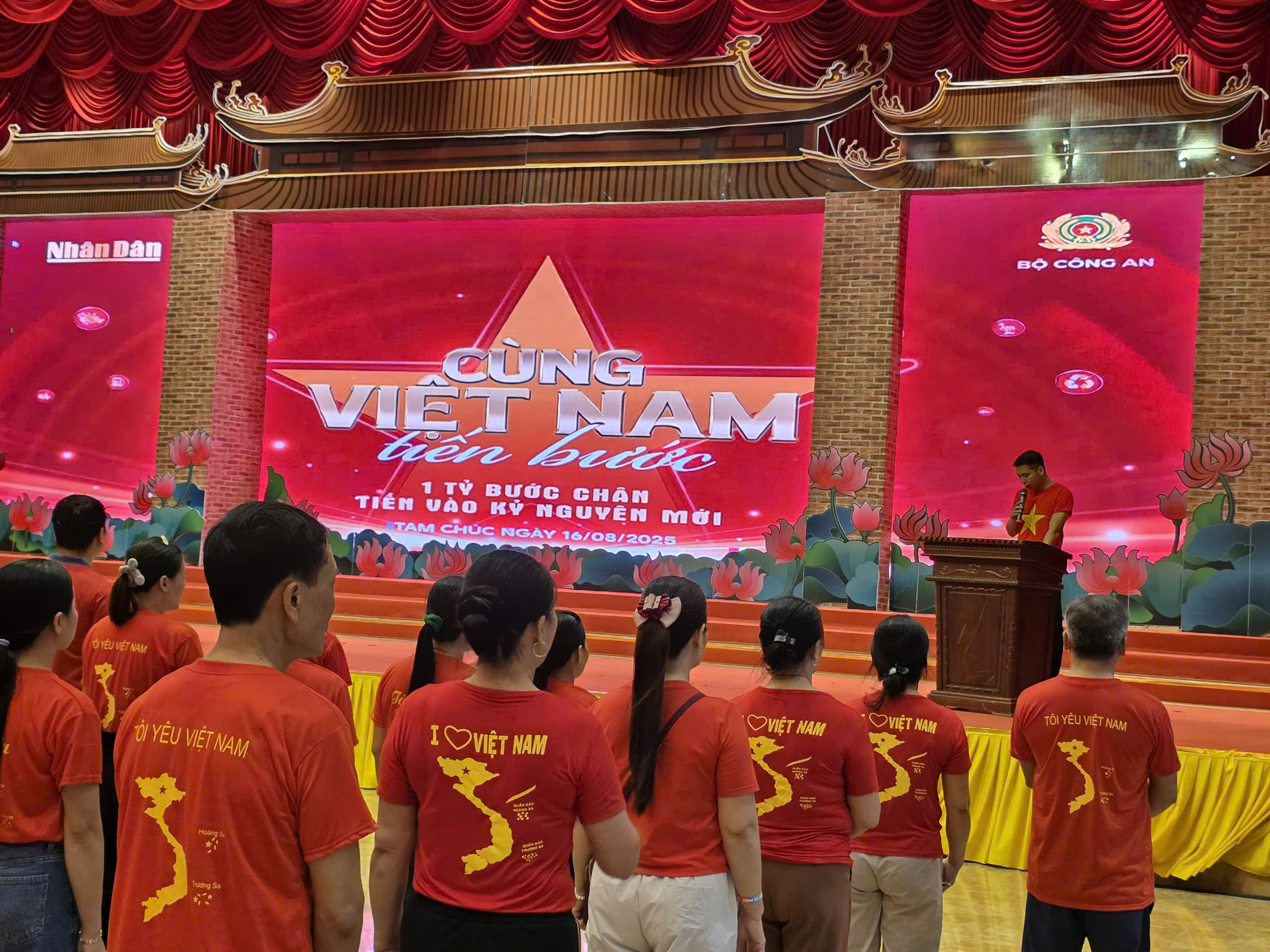 UBND phường Tam Chúc tổ chức sự kiện “Cùng Việt Nam tiến bước - Một tỷ bước chân bước vào kỷ nguyên mới”.
